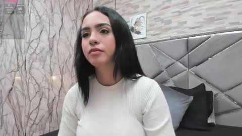 Emma  online show from November 2025 11:42:02 AM