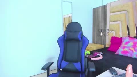 Cherry Mew and jean online show from March 2025 03:18:01 PM