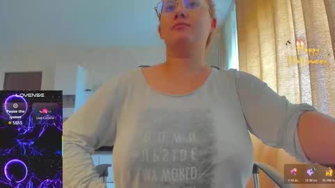 Snapshot of cherry_pie_69 chatting on October 2025 11:47:01 AM mayra online show from October 2025 11:47:01 AM