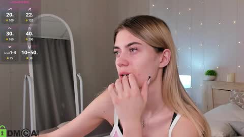 cherry_pr1ce online show from November 2025 10:14:02 PM