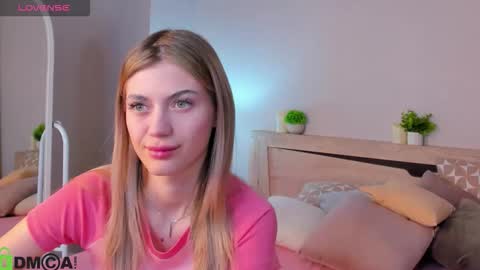 Snapshot of cherry_pr1ce chatting on December 2025 12:18:02 AM cherry_pr1ce online show from December 2025 12:18:02 AM