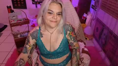 Snapshot of cherryb0mbb0mb chatting on February 2025 07:48:01 AM CherryBombBomb online show from February 2025 07:48:01 AM