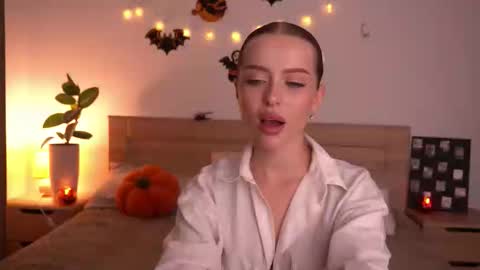 Alisha online show from October 2025 09:17:02 PM