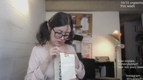 Snapshot of cherrybunny21 chatting on March 2026 04:27:01 AM Sarah Prez online show from March 2026 04:27:01 AM