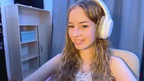 Evie online show from November 2025 11:20:01 AM