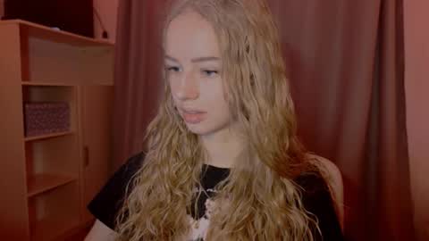 Evie online show from November 2025 02:17:01 PM