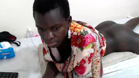 chichie_ online show from April 2026 10:36:01 PM