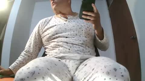 Snapshot of chicoguapo8 chatting on November 2025 11:42:01 AM jorge online show from November 2025 11:42:01 AM