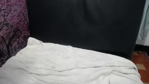 Chikys   online show from December 2025 03:19:02 PM