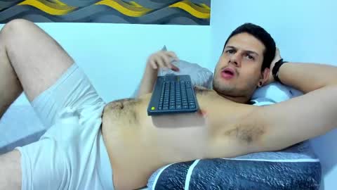 Snapshot of chilly_willyx chatting on April 2026 01:01:02 PM Chilly Willyx online show from April 2026 01:01:02 PM