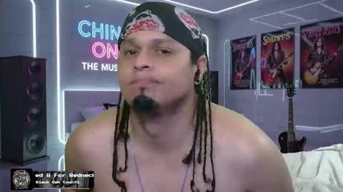 Enrique online show from October 2025 06:43:01 PM