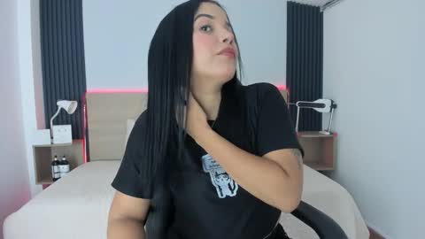 Snapshot of chiqui_milk1 chatting on October 2025 07:25:02 PM Chiqui online show from October 2025 07:25:02 PM