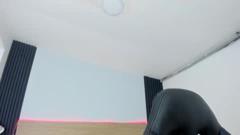 Snapshot of chiqui_milk1 chatting on November 2025 08:16:01 PM Chiqui online show from November 2025 08:16:01 PM