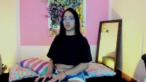 Chloe Skye online show from April 2026 07:43:01 PM