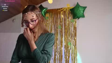 Chloe Bitelly online show from March 2026 07:50:01 PM