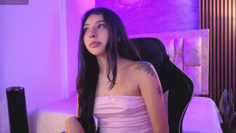 Snapshot of chloe_bluee_ chatting on June 2026 11:12:02 AM chloe_bluee_ online show from June 2026 11:12:02 AM