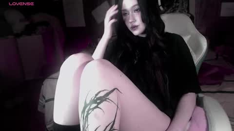 Snapshot of chloe_crystall_killer chatting on March 2026 11:02:01 PM chloe_crystall_killer online show from March 2026 11:02:01 PM