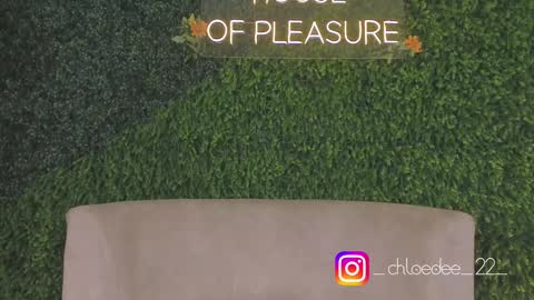 Chloe online show from September 2025 12:10:01 PM