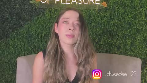 Chloe online show from October 2025 12:45:02 PM