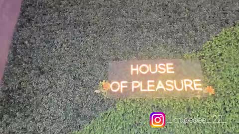 Chloe online show from October 2025 05:03:01 PM