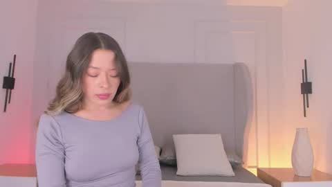 Chloe online show from November 2025 12:26:01 PM