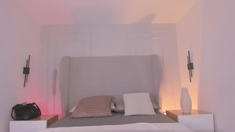 Chloe online show from December 2025 11:30:02 AM