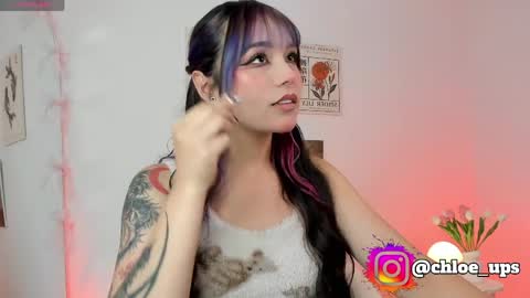 Snapshot of chloe_evans12 chatting on April 2026 04:28:01 AM Chloe online show from April 2026 04:28:01 AM