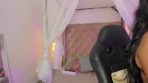 Snapshot of chloe_fischer chatting on July 2026 06:20:01 PM Chloe online show from July 2026 06:20:01 PM