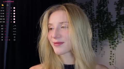 Snapshot of chloe_guidry chatting on December 2024 01:36:02 AM Arianaa Mourrr online show from December 2024 01:36:02 AM