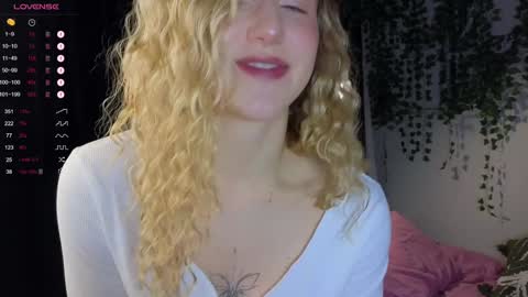Snapshot of chloe_guidry chatting on December 2024 02:19:02 AM Arianaa Mourrr online show from December 2024 02:19:02 AM
