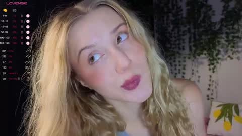 Snapshot of chloe_guidry chatting on December 2024 02:37:02 AM Arianaa Mourrr online show from December 2024 02:37:02 AM