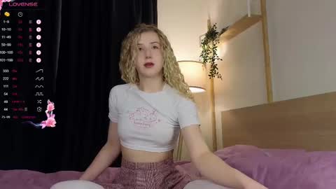 Snapshot of chloe_guidry chatting on February 2025 02:25:01 AM Arianaa Mourrr online show from February 2025 02:25:01 AM