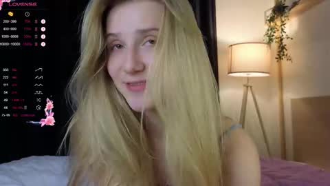Snapshot of chloe_guidry chatting on February 2025 08:27:02 AM Arianaa Mourrr online show from February 2025 08:27:02 AM