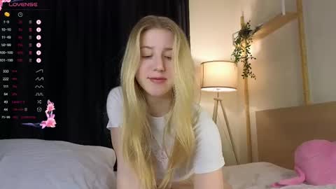Snapshot of chloe_guidry chatting on February 2025 03:15:02 AM Arianaa Mourrr online show from February 2025 03:15:02 AM