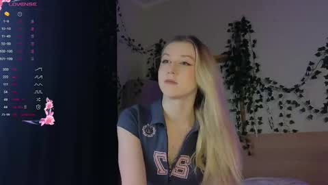 Snapshot of chloe_guidry chatting on March 2025 02:07:02 AM Arianaa Mourrr online show from March 2025 02:07:02 AM