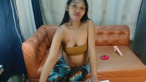 Snapshot of chloe_harlot chatting on February 2026 12:37:02 PM chloe and harlot online show from February 2026 12:37:02 PM