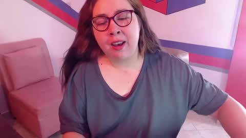 chloe_prg online show from December 2024 01:00:02 PM