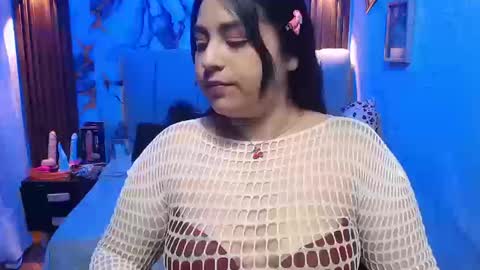 chloe_smith5 online show from March 2026 02:33:02 PM