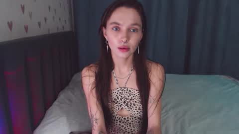 Chloe online show from November 2025 02:17:01 PM