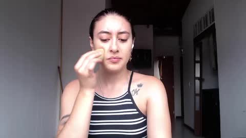 Snapshot of chloe_vahos chatting on May 2026 07:51:02 PM Chloe online show from May 2026 07:51:02 PM