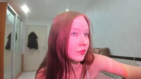 chloe wifey online show from November 2025 04:39:02 PM