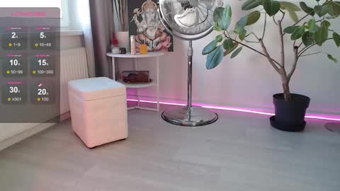 Snapshot of chloeesummerss chatting on November 2025 09:43:01 AM Chloe online show from November 2025 09:43:01 AM