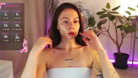 Snapshot of chloeesummerss chatting on November 2025 12:04:01 PM Chloe online show from November 2025 12:04:01 PM