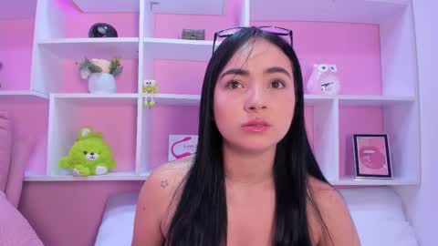 Chloe online show from March 2026 11:49:01 AM