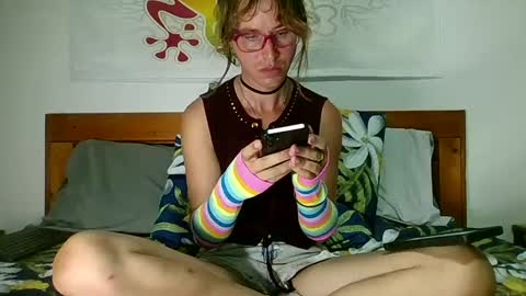 Snapshot of chloehazex chatting on October 2025 04:24:02 AM Chloe Haze online show from October 2025 04:24:02 AM