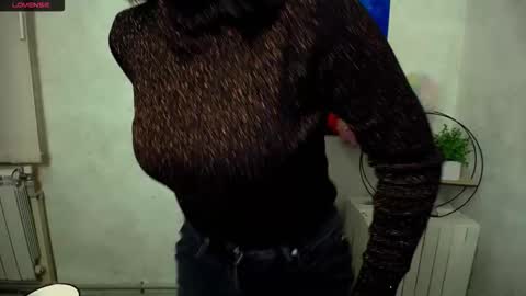 Snapshot of chloejill_ chatting on November 2025 04:45:02 AM Chloe online show from November 2025 04:45:02 AM