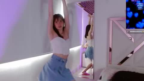 Snapshot of chloejohnsoon chatting on October 2025 03:31:02 PM Chloe online show from October 2025 03:31:02 PM