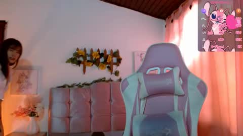 Snapshot of chloejohnsoon chatting on November 2025 08:21:02 PM Chloe online show from November 2025 08:21:02 PM