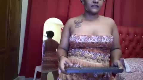 chloemariemtz online show from October 2025 10:44:02 PM