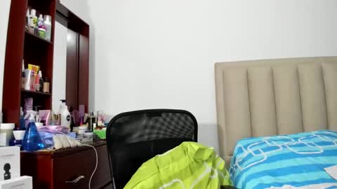 chloemiller   online show from February 2025 11:34:02 PM